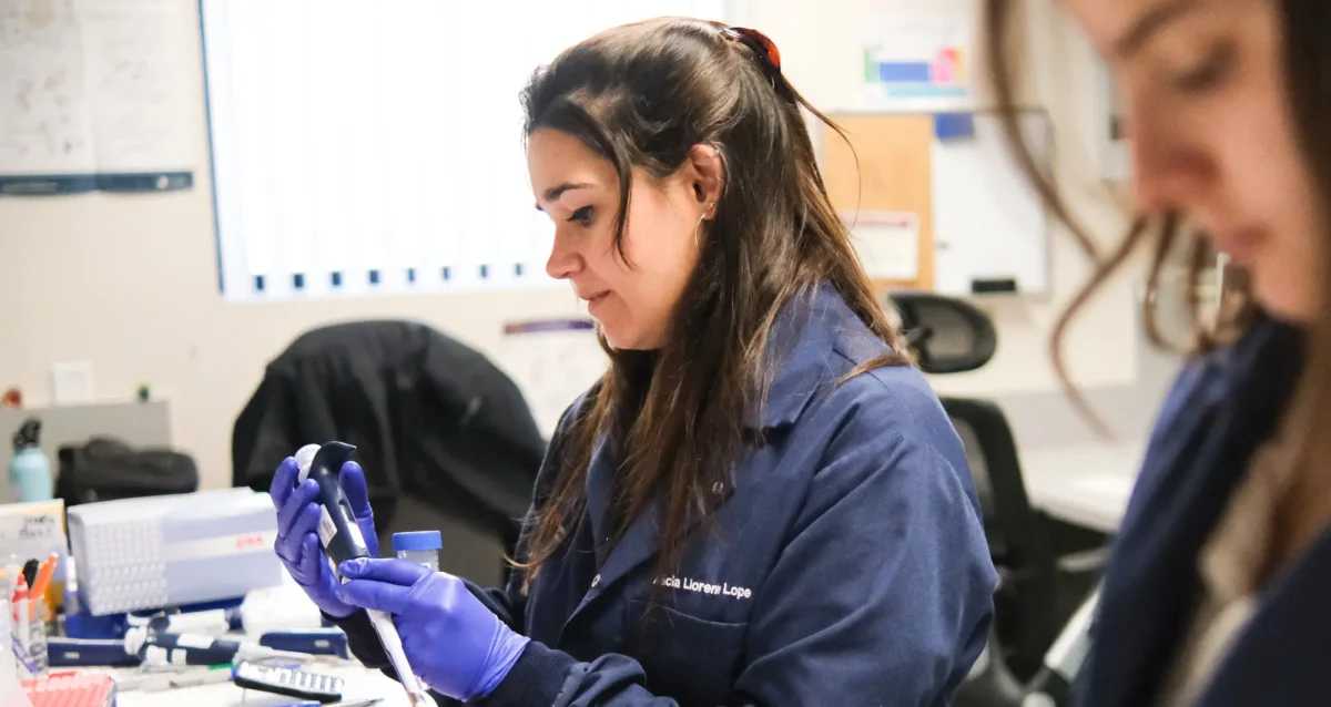 Alicia Llorente Lope, PhD, at work in the lab