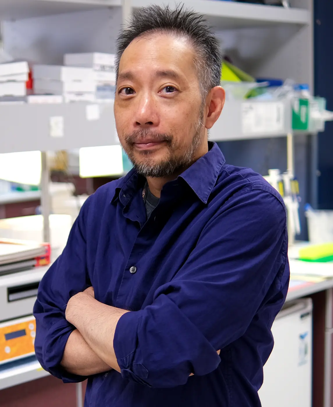 Timothy Huang, PhD, profile photo in lab