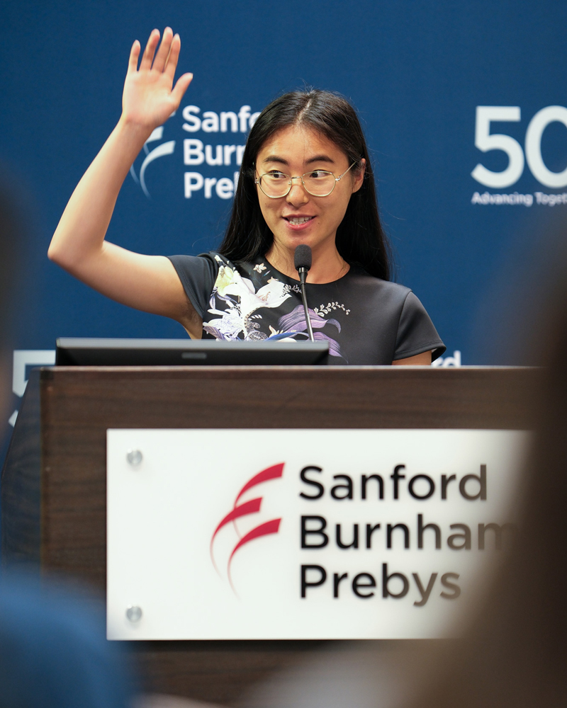Yun Ma, a trainee in the Feng and Yip labs