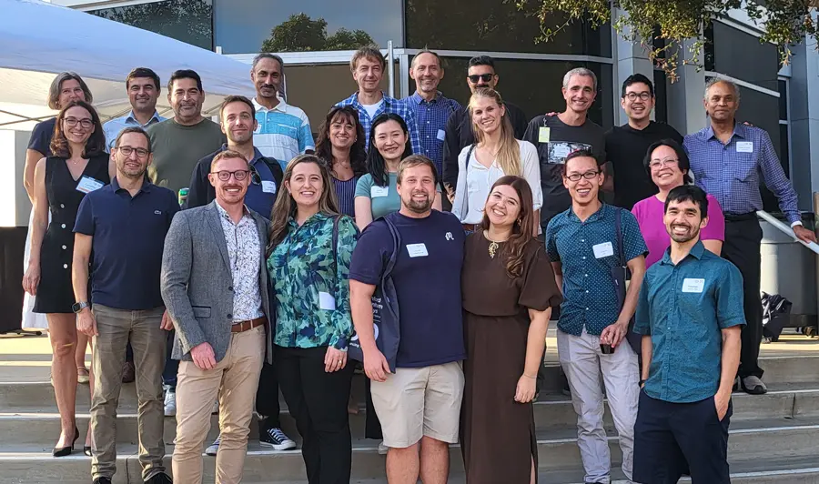 Graduate School of Biomedical Sciences alumni group photo. Image credit: Sanford Burnham Prebys.
